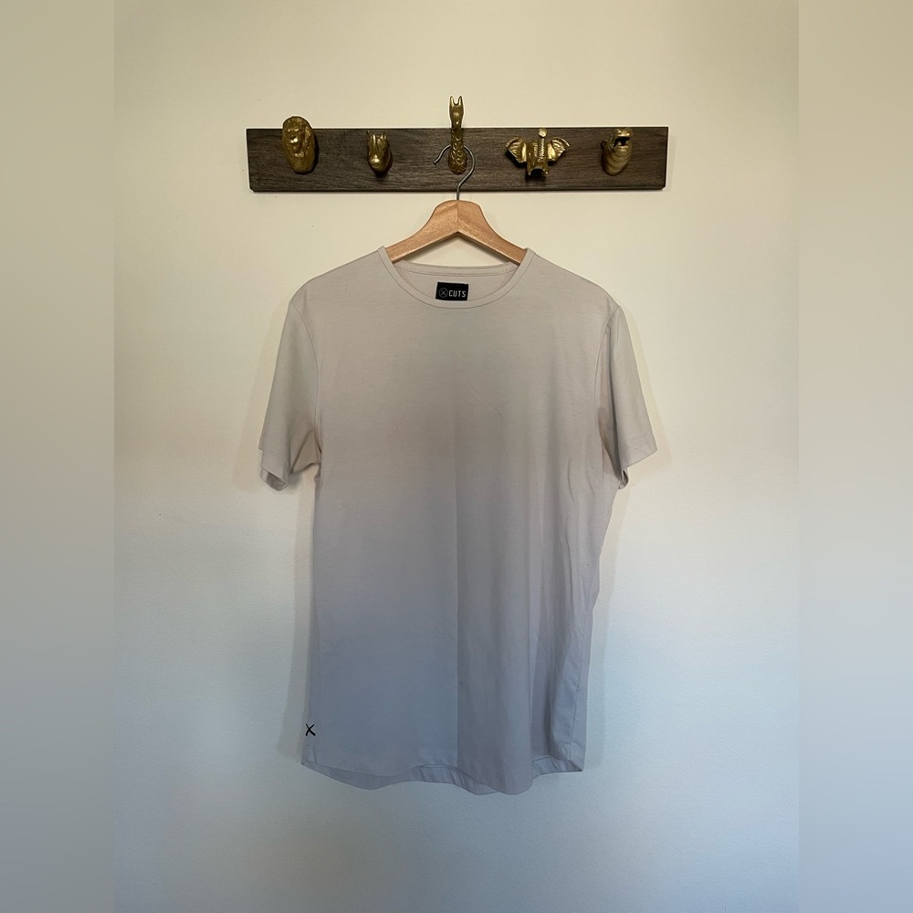 Cuts Clothing Men's White Curve Hem Tee